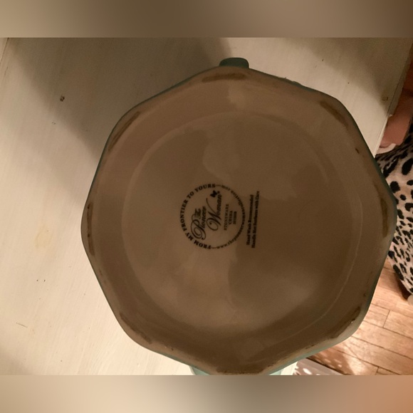 LIKE NEW Retired Pioneer Woman “Kari” 2.4-qt. Teapot - Picture 6 of 9